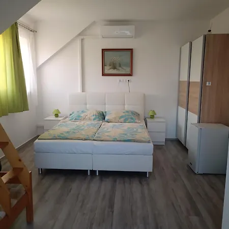 Katalin Vendeghaz Guest house Gyenesdias