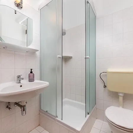 Katalin Vendeghaz Guest house