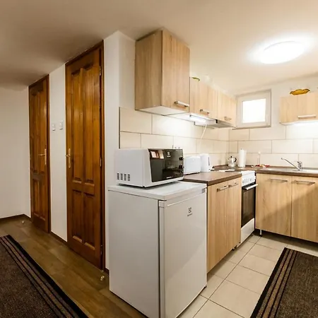 Katalin Apartamento *